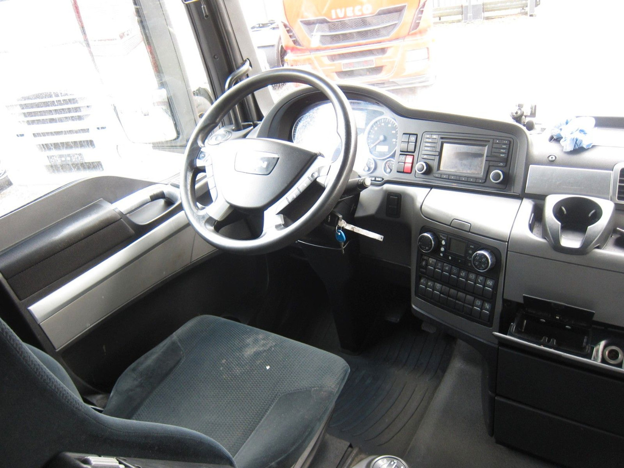 Tractor unit MAN TGX 18 440 XXL Retarder 730tkm 2xTank: picture 10