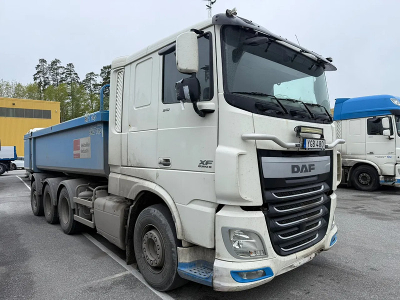 DAF XF 510 Ginaf 8x4*4 - Tipper - Euro 6 - Steering axle - Steel front suspension - Tipper: picture 1 DAF XF 510 Ginaf 8x4*4 - Tipper - Euro 6 - Steering axle - Steel front suspension - Tipper: picture 1