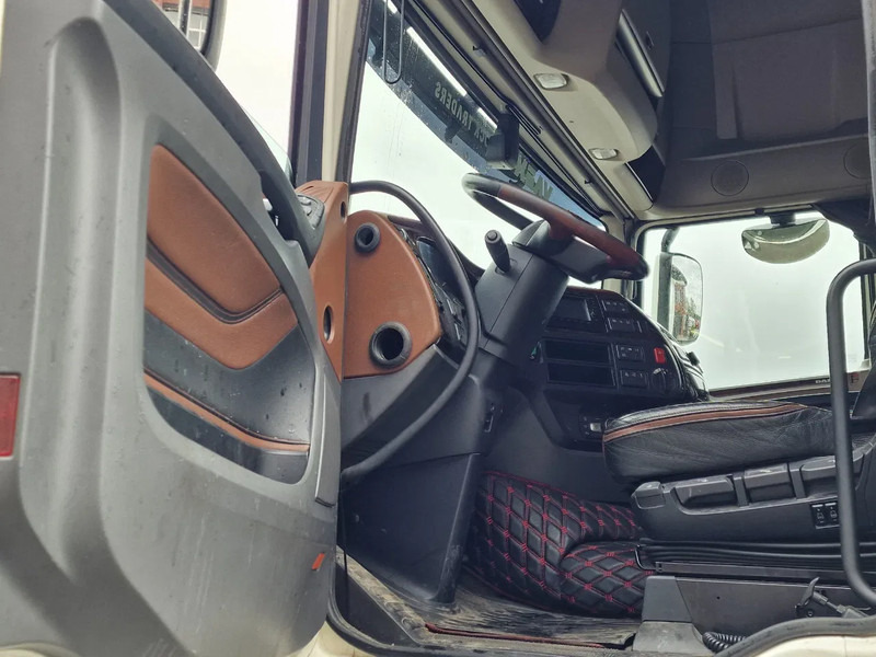 Leasing of DAF XF 530 SuperSpaceCab 6x2*4 - Chassis 740 cm - Loadlift - Steering axle - Leather - DAF XF 530 SuperSpaceCab 6x2*4 - Chassis 740 cm - Loadlift - Steering axle - Leather -: picture 9