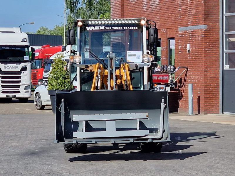 Liebherr L506 compact - New - Bucket + pallet forks - 46 KW - Wheel loader: picture 2 Liebherr L506 compact - New - Bucket + pallet forks - 46 KW - Wheel loader: picture 2