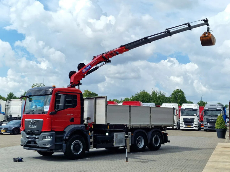 MAN TGS 26.360 6x4 Hydrodrive / Crane HMF1920K-RCS / 3 way tipper HMF / Low KM 110.700! - Crane truck: picture 4 MAN TGS 26.360 6x4 Hydrodrive / Crane HMF1920K-RCS / 3 way tipper HMF / Low KM 110.700! - Crane truck: picture 4