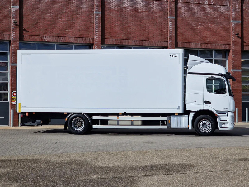 Leasing of Mercedes-Benz Actros 1833 4x2 - Box with sidedoors - Loadlift - Full air - Mirror cam Mercedes-Benz Actros 1833 4x2 - Box with sidedoors - Loadlift - Full air - Mirror cam: picture 13