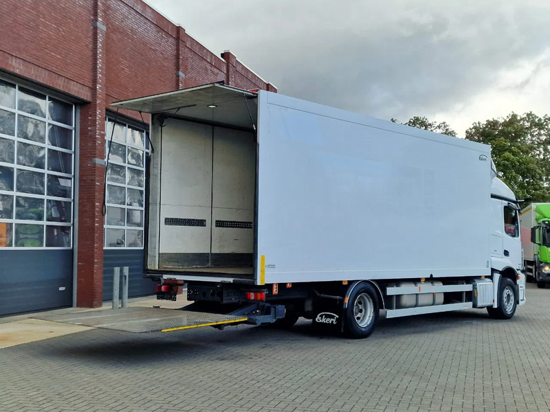 Leasing of Mercedes-Benz Actros 1833 4x2 - Box with sidedoors - Loadlift - Full air - Mirror cam Mercedes-Benz Actros 1833 4x2 - Box with sidedoors - Loadlift - Full air - Mirror cam: picture 12