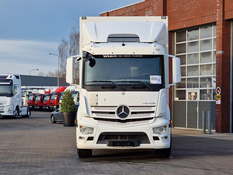 Mercedes-Benz Antos 1830 4x2 - Box with sidedoors - Zepro loadlift - Full air - 5.50 WB - Camera system - Box truck: picture 2 Mercedes-Benz Antos 1830 4x2 - Box with sidedoors - Zepro loadlift - Full air - 5.50 WB - Camera system - Box truck: picture 2