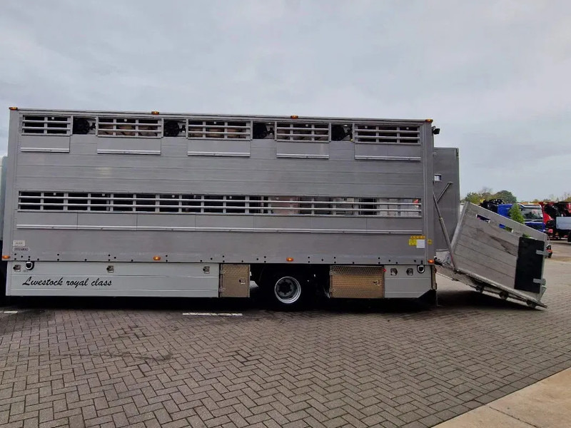 Pezzaioli 1 deck - Ventilation - 17.9M2 - Ramp - NEW box - Livestock truck: picture 2 Pezzaioli 1 deck - Ventilation - 17.9M2 - Ramp - NEW box - Livestock truck: picture 2