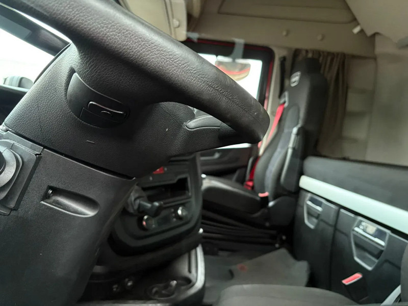 Iveco S-WAY 460 LNG - 4x2 - Retarder - Full air - Tractor unit: picture 4 Iveco S-WAY 460 LNG - 4x2 - Retarder - Full air - Tractor unit: picture 4