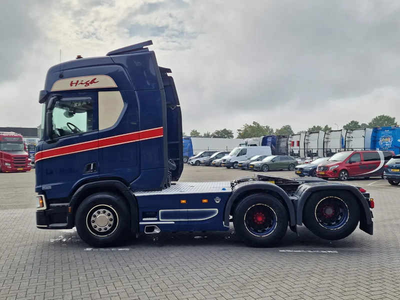 Scania R520 V8 NGS Highline 6x2 - PTO/Hydraulic - Full air - 2.95 WB - Navi - Fridge - Sliding 5th wheel - Tractor unit: picture 4 Scania R520 V8 NGS Highline 6x2 - PTO/Hydraulic - Full air - 2.95 WB - Navi - Fridge - Sliding 5th wheel - Tractor unit: picture 4