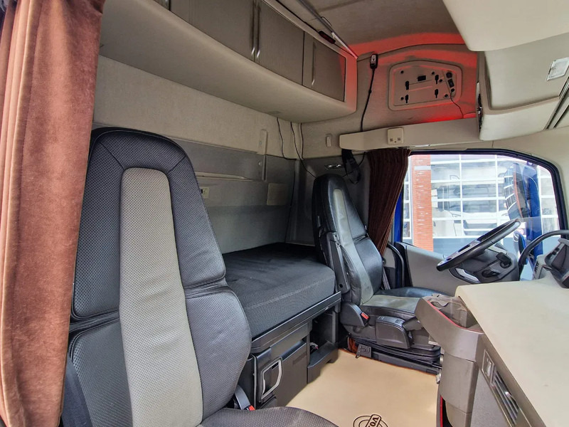 Tractor unit Volvo FH 13.500 Globetrotter 4x2 - Full air - Bull bar - Leather - Fridge - Lightbar: picture 16 Tractor unit Volvo FH 13.500 Globetrotter 4x2 - Full air - Bull bar - Leather - Fridge - Lightbar: picture 16