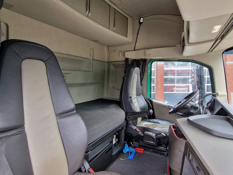 Cab chassis truck Volvo FH 13.460 Globetrotter 6x2 - Chassis - 4.60 WB - HUB Reduction - LNG: picture 18 Cab chassis truck Volvo FH 13.460 Globetrotter 6x2 - Chassis - 4.60 WB - HUB Reduction - LNG: picture 18