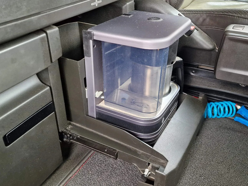 Cab chassis truck Volvo FH 13.460 Globetrotter 6x2 - Chassis - 4.60 WB - HUB Reduction - LNG: picture 19 Cab chassis truck Volvo FH 13.460 Globetrotter 6x2 - Chassis - 4.60 WB - HUB Reduction - LNG: picture 19