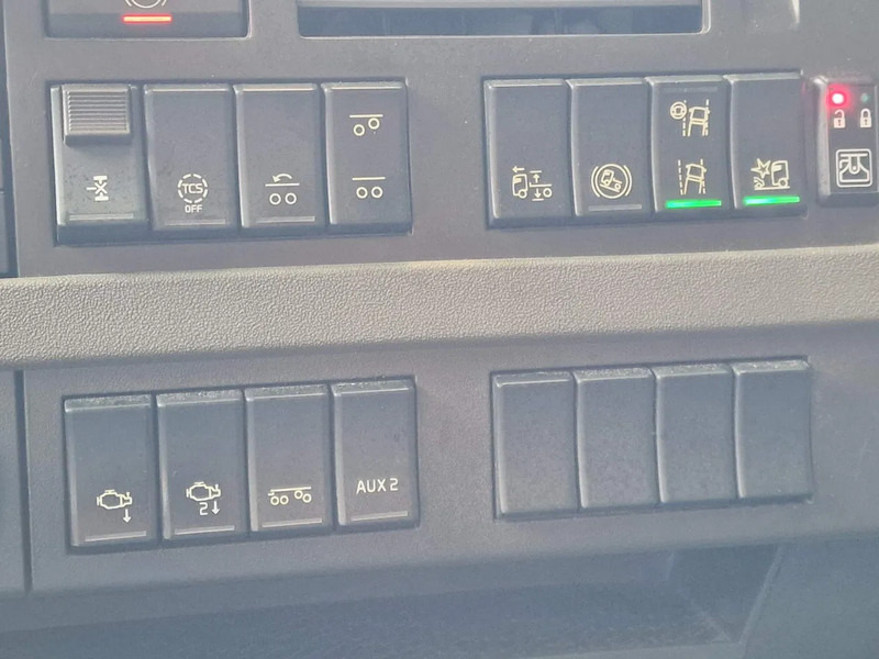 Cab chassis truck Volvo FH 13.460 Globetrotter 6x2 - Chassis - 4.60 WB - HUB Reduction - LNG: picture 14 Cab chassis truck Volvo FH 13.460 Globetrotter 6x2 - Chassis - 4.60 WB - HUB Reduction - LNG: picture 14