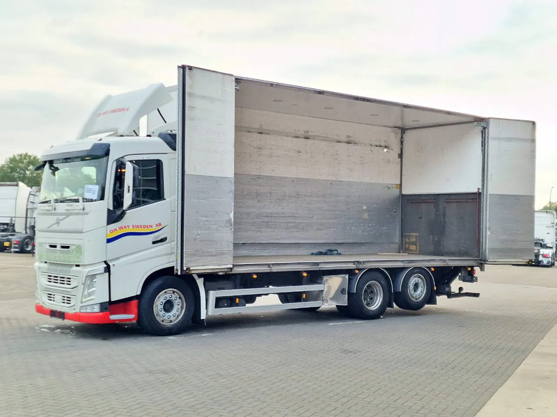 Volvo FH 13.460 lowroof 6x2 - Box with Sidedoors - 480 WB - Full air - Box truck: picture 4 Volvo FH 13.460 lowroof 6x2 - Box with Sidedoors - 480 WB - Full air - Box truck: picture 4