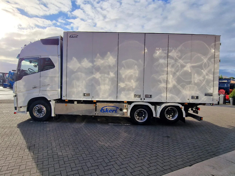 Volvo FH 16.750 Globetrotter XL 6x2 - Ekeri box with sidedoors - Retarder - 4.60 WB - Full air - Box truck: picture 5 Volvo FH 16.750 Globetrotter XL 6x2 - Ekeri box with sidedoors - Retarder - 4.60 WB - Full air - Box truck: picture 5