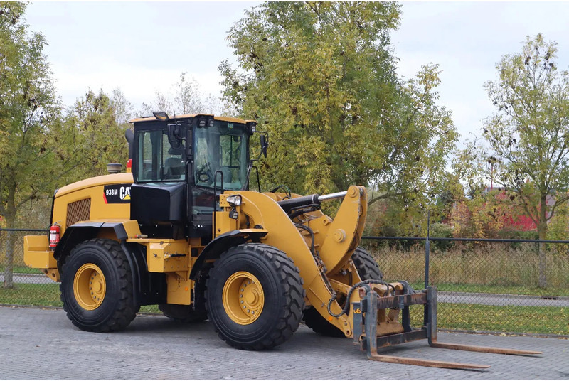 Caterpillar 938 M | 2X BUCKET | JIB | FORKS | BSS | GOOD CONDITION - Wheel loader: picture 5 Caterpillar 938 M | 2X BUCKET | JIB | FORKS | BSS | GOOD CONDITION - Wheel loader: picture 5