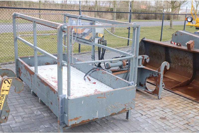 Telescopic handler Dieci PEGASUS 40.18 | FORKS | JIB | BASKET | BUCKET: picture 14