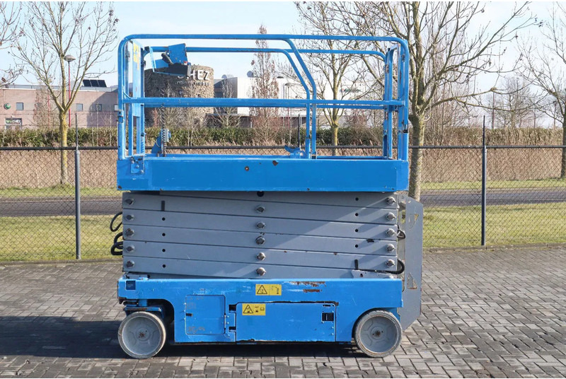 Genie GS-4047 | 14 METER | 350 KG - Scissor lift: picture 1 Genie GS-4047 | 14 METER | 350 KG - Scissor lift: picture 1