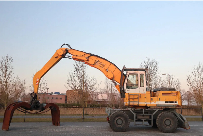 Liebherr A944 B HD | LOG GRAPPLE | HOLZGREIFER | TIMBER - Waste/ Industry handler: picture 1 Liebherr A944 B HD | LOG GRAPPLE | HOLZGREIFER | TIMBER - Waste/ Industry handler: picture 1