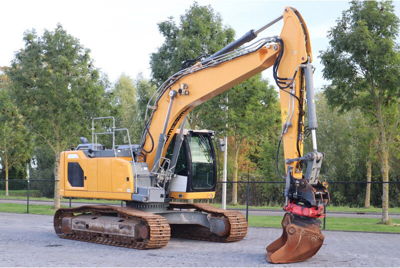 Liebherr R924 WLC | ROTOTILT R8 | BUCKET | - Crawler excavator: picture 5 Liebherr R924 WLC | ROTOTILT R8 | BUCKET | - Crawler excavator: picture 5