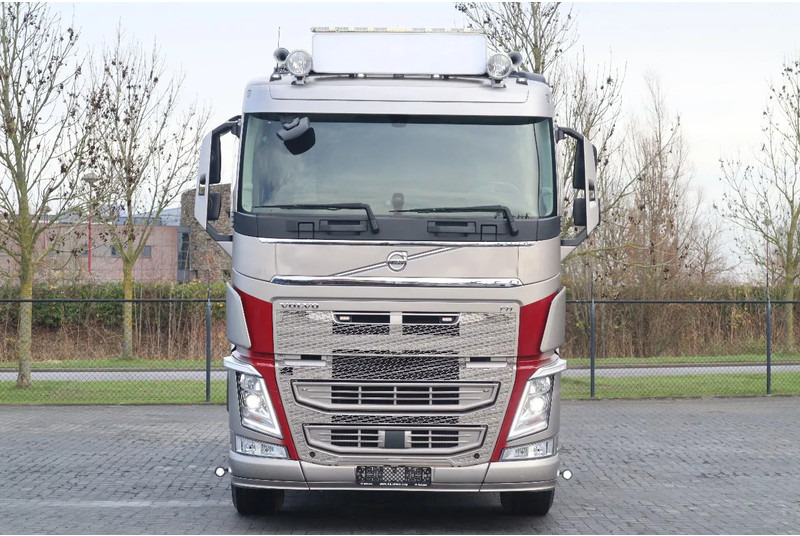 Volvo FH 540 | 6X4 | TANDEMLIFT | RETARDER | 80 TON | BIG AXLES | EURO 6 - Tractor unit: picture 2 Volvo FH 540 | 6X4 | TANDEMLIFT | RETARDER | 80 TON | BIG AXLES | EURO 6 - Tractor unit: picture 2