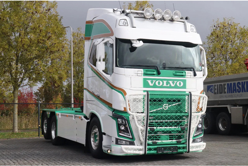 Volvo FH 16.750 | 6X2*4 | RETARDER | STEERING AXLE | JOAB HOOK | EURO 6 - Hook lift truck: picture 2 Volvo FH 16.750 | 6X2*4 | RETARDER | STEERING AXLE | JOAB HOOK | EURO 6 - Hook lift truck: picture 2