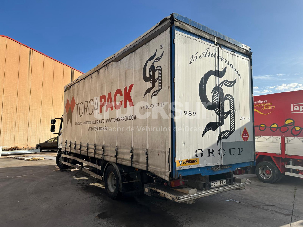 RENAULT 270 16C - Curtainsider truck: picture 5 RENAULT 270 16C - Curtainsider truck: picture 5