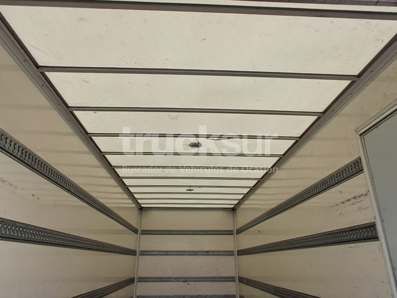 Box truck RENAULT D12.240: picture 9