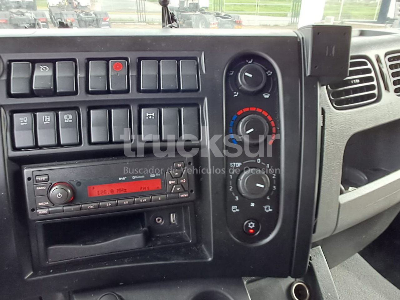 Box truck RENAULT D12.240: picture 15