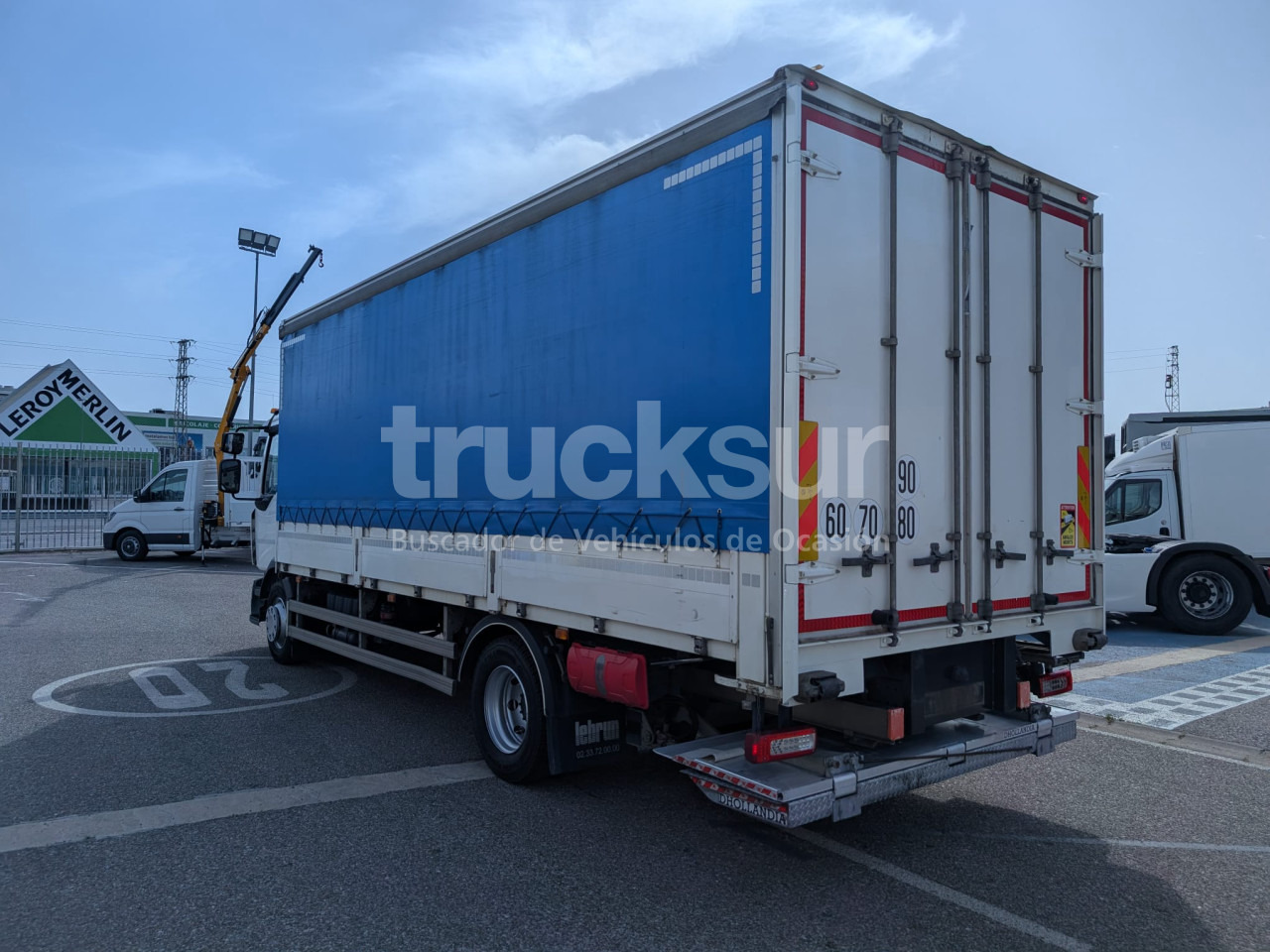RENAULT D240.12 - Curtainsider truck: picture 4 RENAULT D240.12 - Curtainsider truck: picture 4