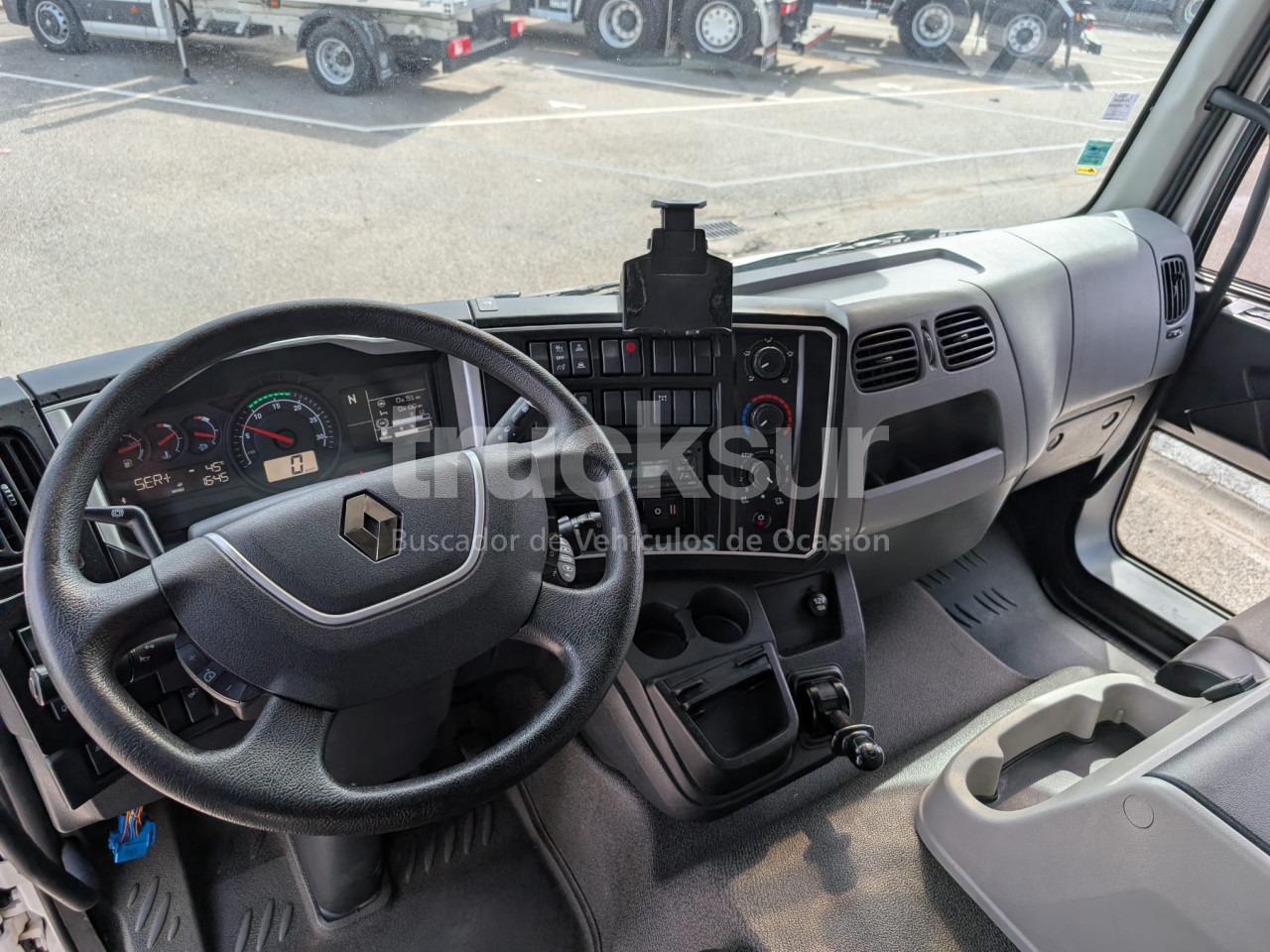 RENAULT D240.12 - Curtainsider truck: picture 5 RENAULT D240.12 - Curtainsider truck: picture 5