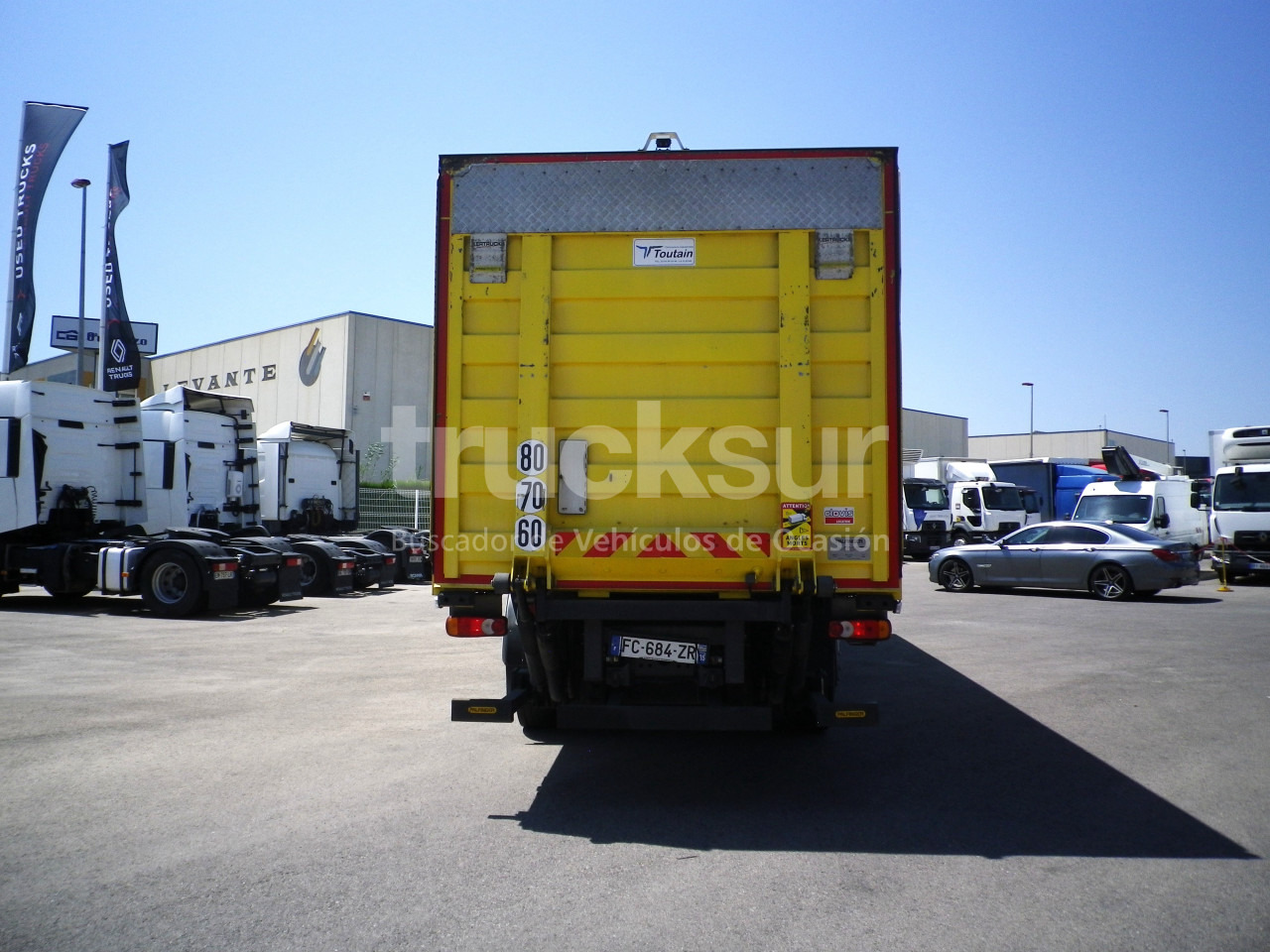 Box truck RENAULT D380.26  6X2*4 ejes 6x2*4: picture 6