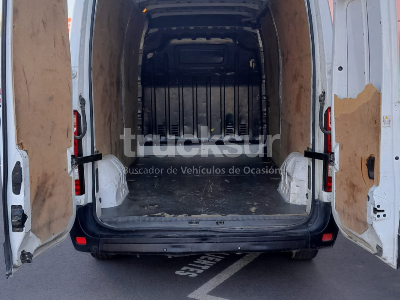 RENAULT MASTER 130.35 L3H2 E6 - Box van: picture 5 RENAULT MASTER 130.35 L3H2 E6 - Box van: picture 5