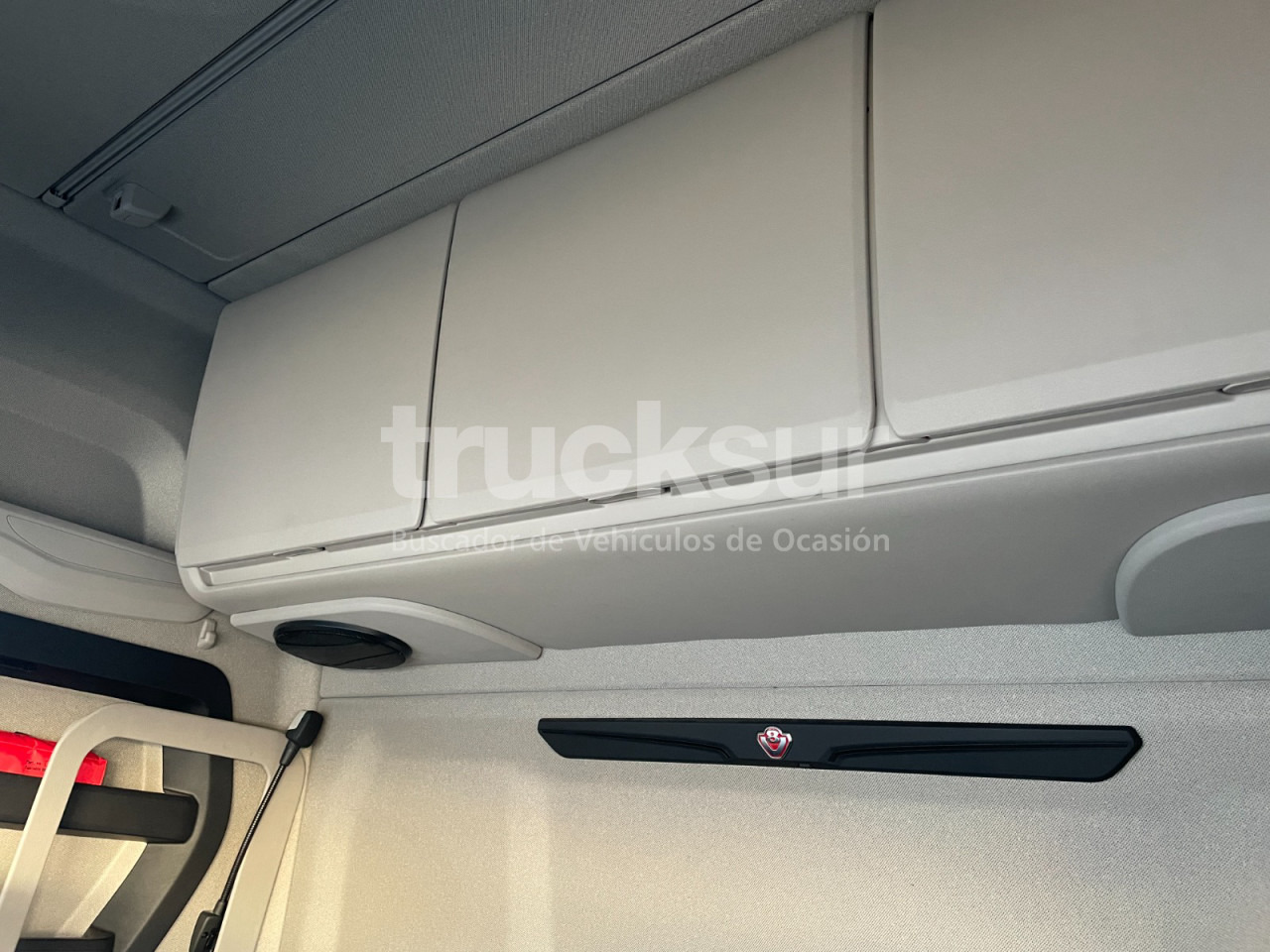 Cab chassis truck SCANIA R530: picture 21