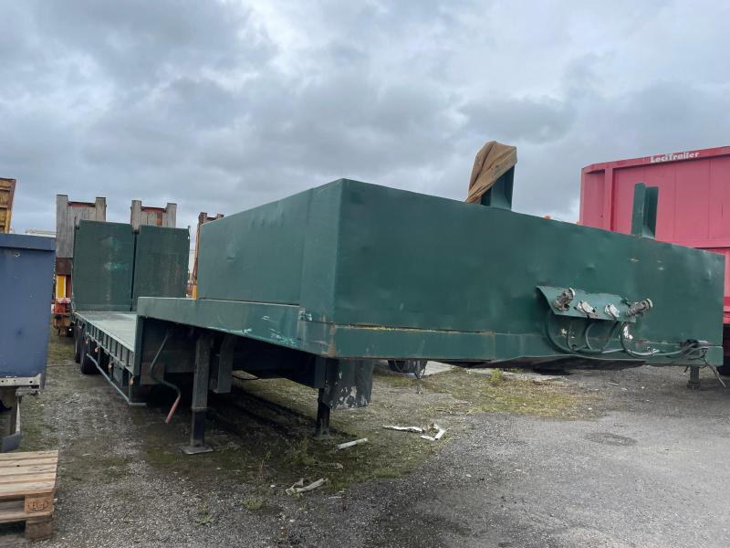 Castera - Low loader semi-trailer: picture 2 Castera - Low loader semi-trailer: picture 2
