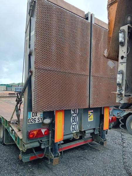 Castera - Low loader semi-trailer: picture 3 Castera - Low loader semi-trailer: picture 3