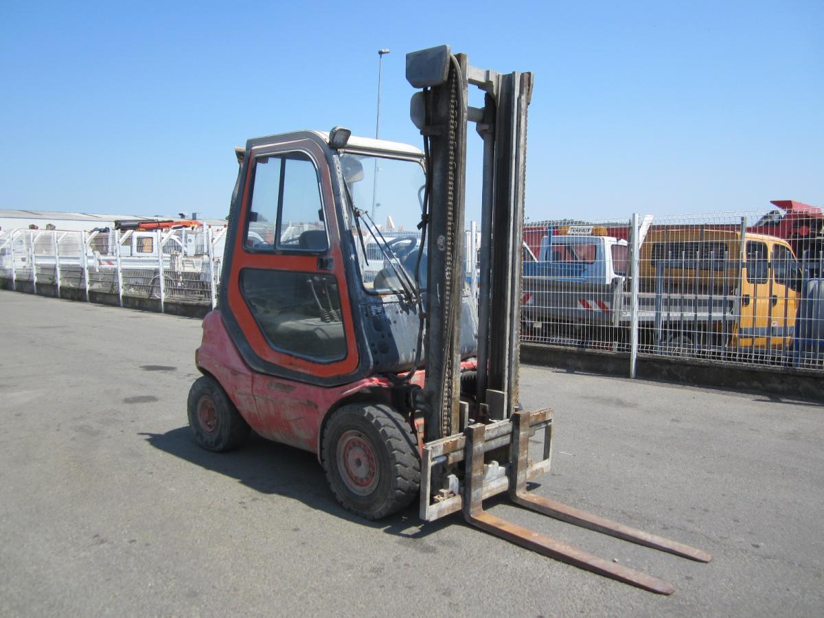 Fenwick H25D-03 - Diesel forklift: picture 2 Fenwick H25D-03 - Diesel forklift: picture 2
