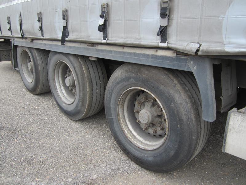 Krone - Curtainsider semi-trailer: picture 5 Krone - Curtainsider semi-trailer: picture 5