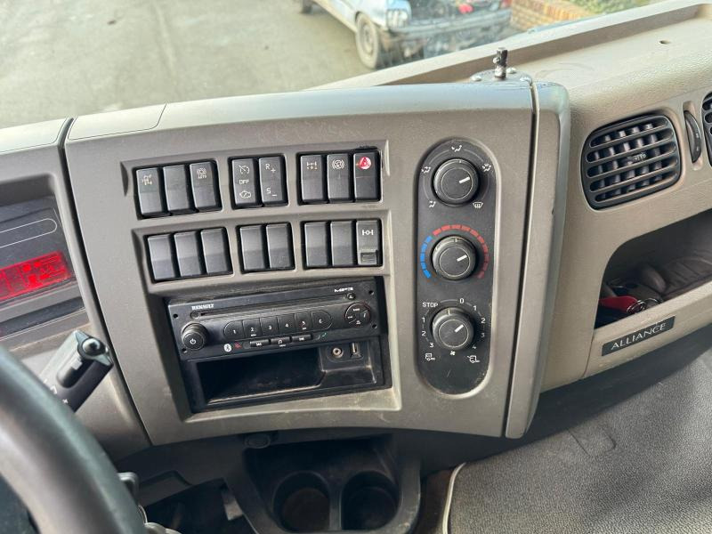 Tank truck for transportation of fuel Renault Premium 370 DXI: picture 22 Tank truck for transportation of fuel Renault Premium 370 DXI: picture 22