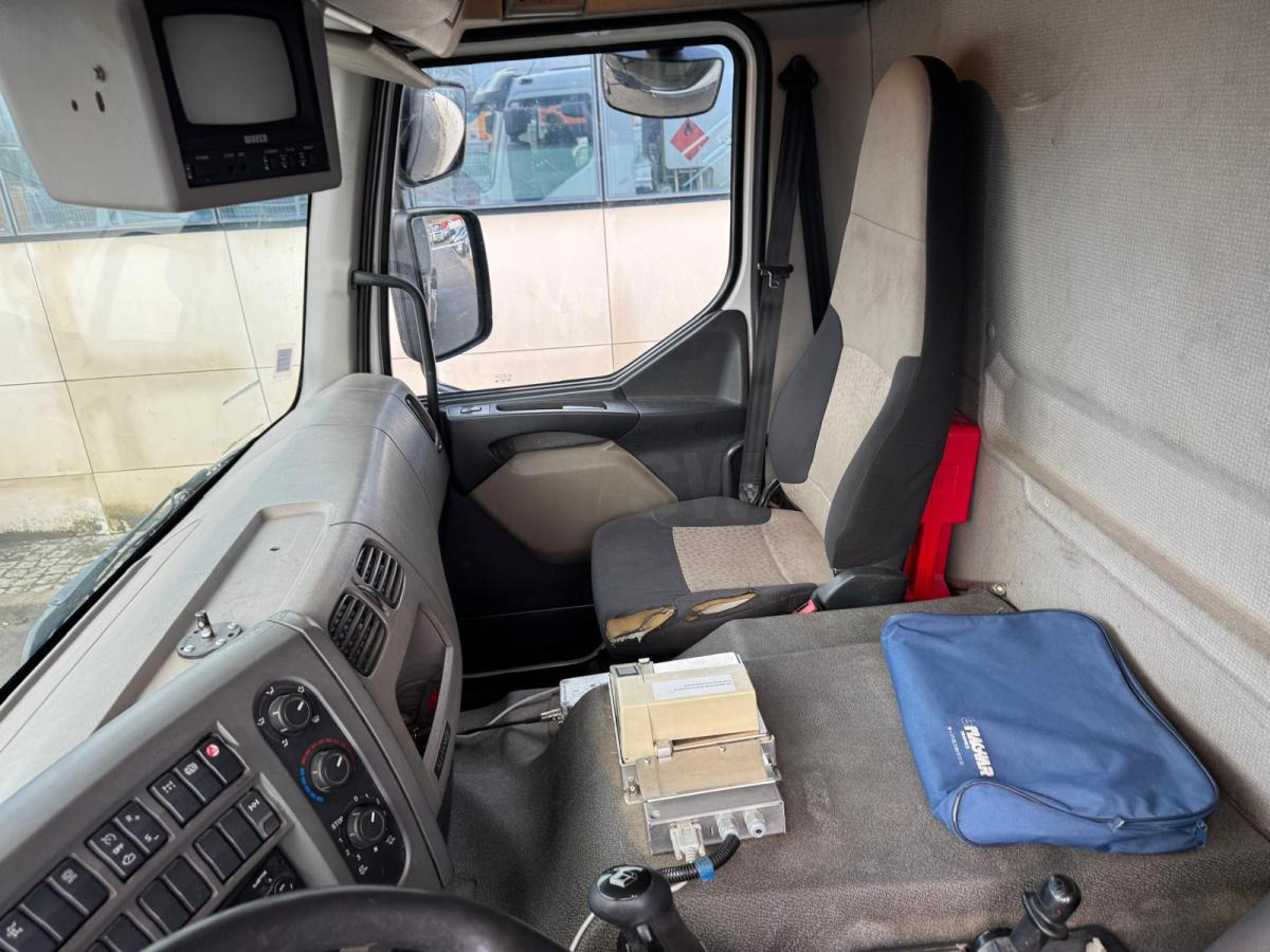 Tank truck for transportation of fuel Renault Premium 370 DXI: picture 21 Tank truck for transportation of fuel Renault Premium 370 DXI: picture 21