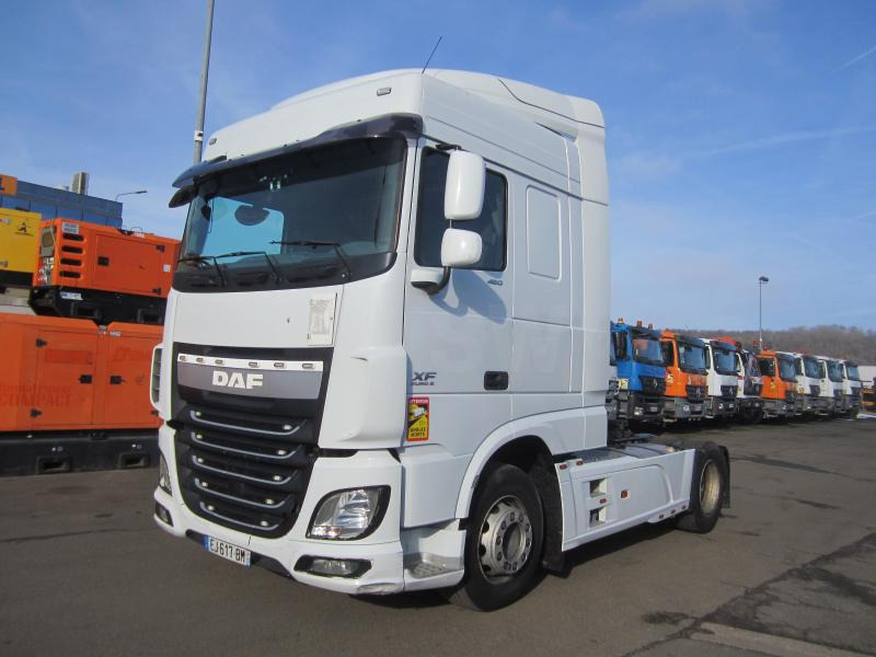 DAF XF105 460 - Tractor unit: picture 1 DAF XF105 460 - Tractor unit: picture 1