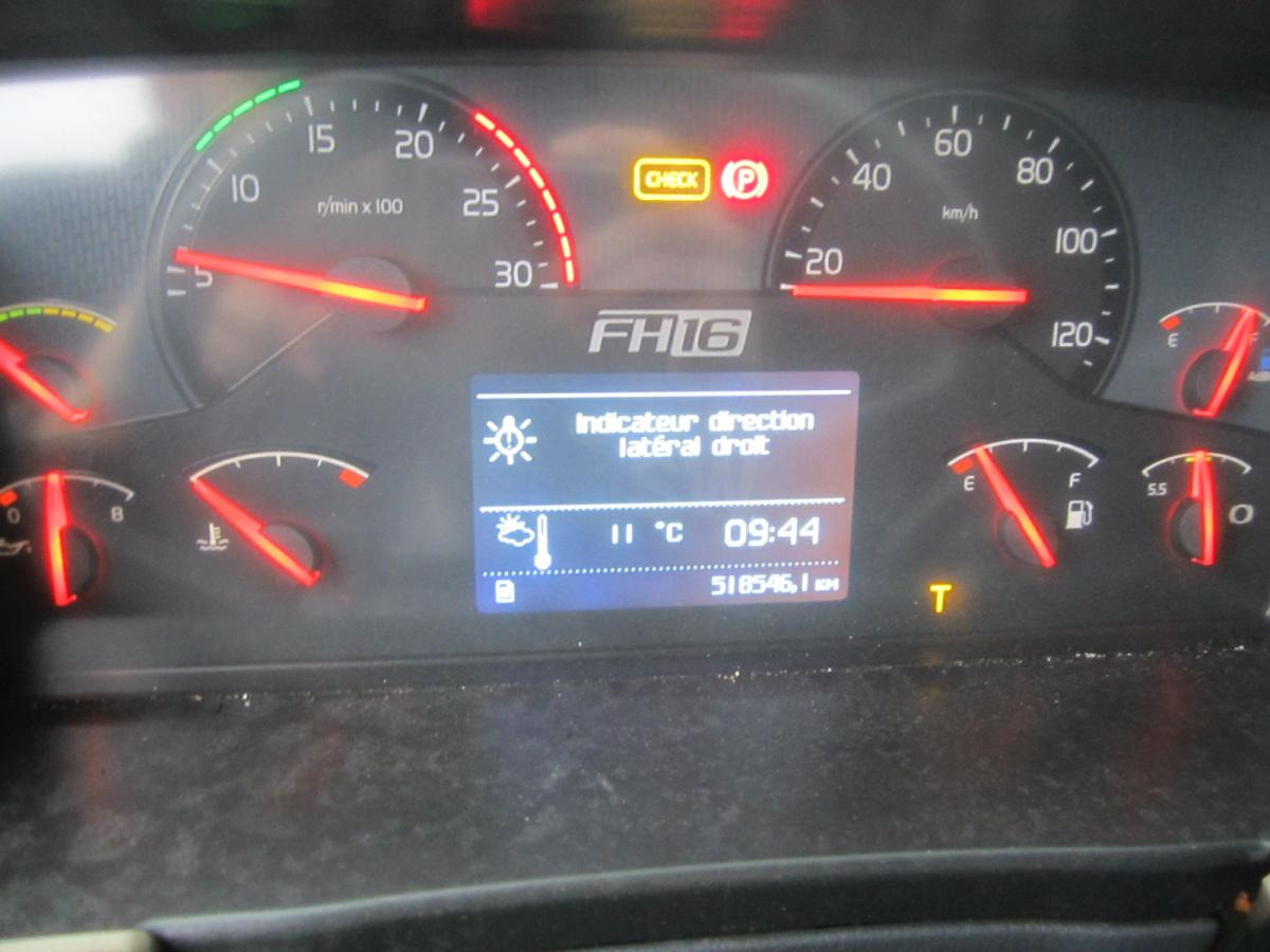 Tractor unit Volvo FH16 600: picture 23