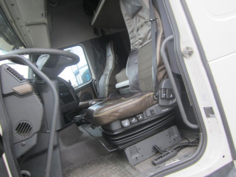 Tractor unit Volvo FH16 600: picture 18