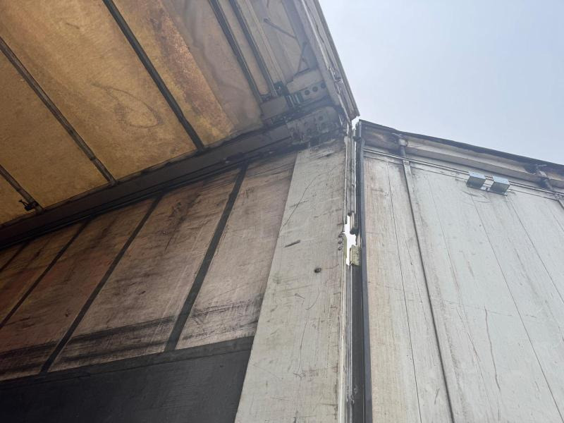 Curtainsider semi-trailer Trailor: picture 23 Curtainsider semi-trailer Trailor: picture 23