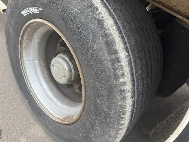 Curtainsider semi-trailer Trailor: picture 7 Curtainsider semi-trailer Trailor: picture 7