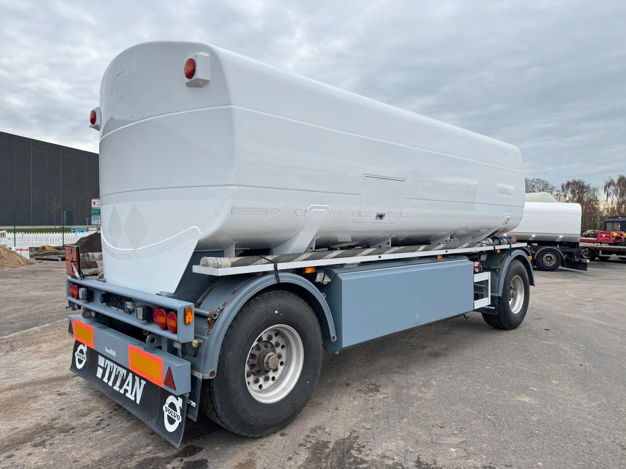 HMK Bilcon 22.000 l. ADR Tank 4 compartment - Tank trailer: picture 3 HMK Bilcon 22.000 l. ADR Tank 4 compartment - Tank trailer: picture 3