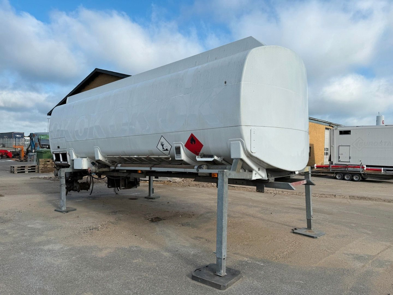 HMK Bilcon 23.800 L ADR Tank - Tank truck: picture 2 HMK Bilcon 23.800 L ADR Tank - Tank truck: picture 2