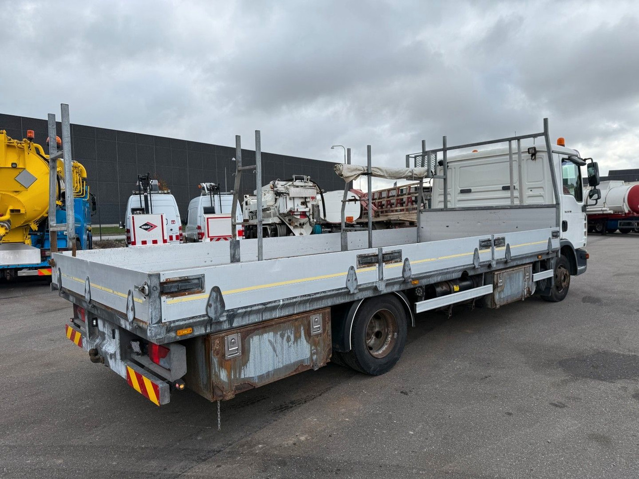 MAN TGL 10.180 4x2 Flatbed 6,,80 m. Euro 3 - Dropside/ Flatbed truck: picture 3 MAN TGL 10.180 4x2 Flatbed 6,,80 m. Euro 3 - Dropside/ Flatbed truck: picture 3