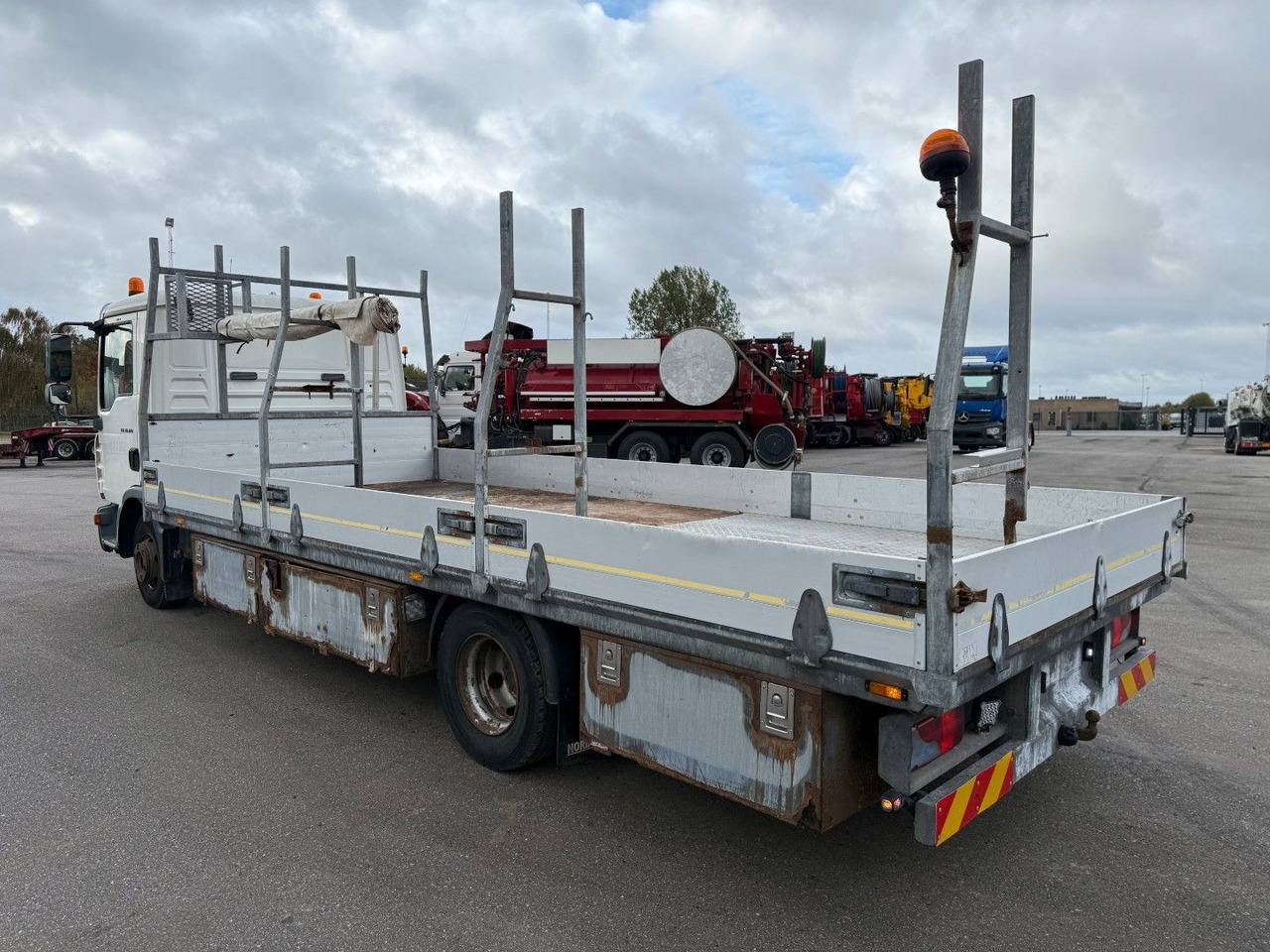 MAN TGL 10.180 4x2 Flatbed 6,,80 m. Euro 3 - Dropside/ Flatbed truck: picture 4 MAN TGL 10.180 4x2 Flatbed 6,,80 m. Euro 3 - Dropside/ Flatbed truck: picture 4