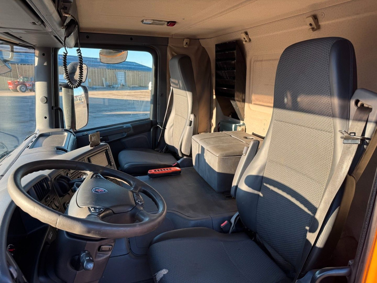 Scania P400 6x2*4 Hvidtved Larsen Flexline 310 - Vacuum truck: picture 5 Scania P400 6x2*4 Hvidtved Larsen Flexline 310 - Vacuum truck: picture 5