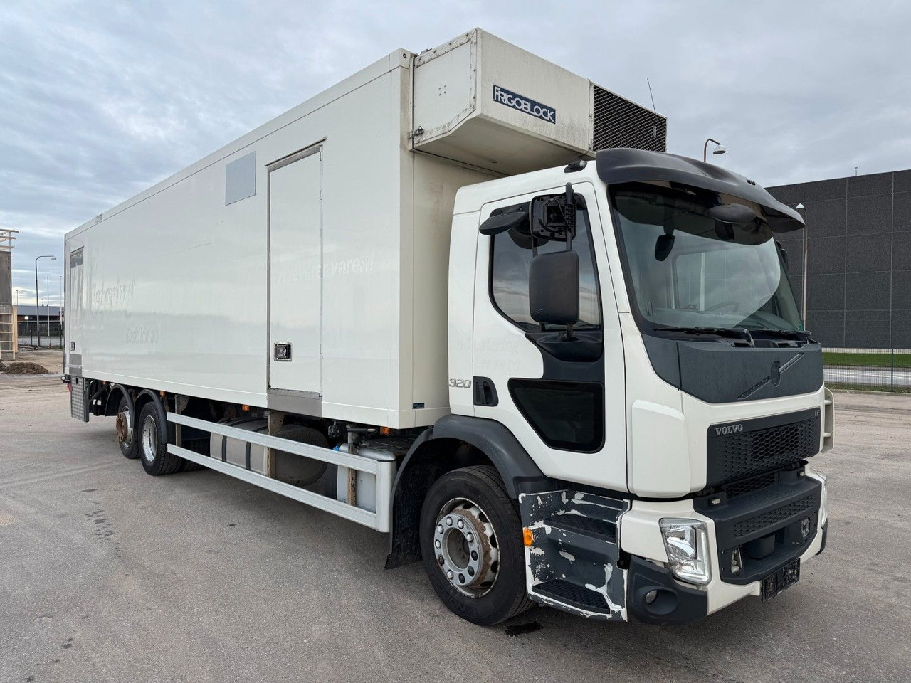 Volvo FE320 6x2*4 Frigoblock FK25SL 9.9 m Frigobox - Refrigerator truck: picture 2 Volvo FE320 6x2*4 Frigoblock FK25SL 9.9 m Frigobox - Refrigerator truck: picture 2