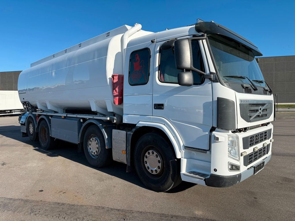 Volvo FM460 8x2*6 24.000 l. ADR Tank Volvo FM460 8x2*6 24.000 l. ADR Tanktruck - Tank truck: picture 2 Volvo FM460 8x2*6 24.000 l. ADR Tank Volvo FM460 8x2*6 24.000 l. ADR Tanktruck - Tank truck: picture 2